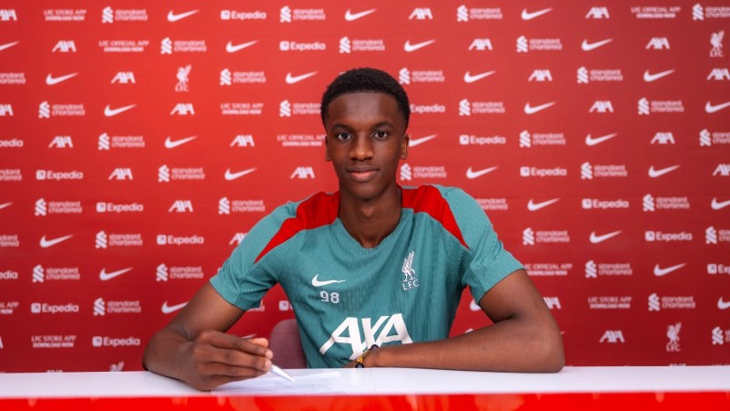 Trey Nyoni gia nhập Liverpool bằng bản hợp đồng kỷ lục